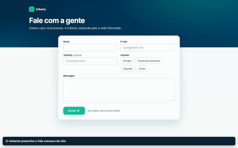 Formulário Fale com a gente sendo preenchido no site